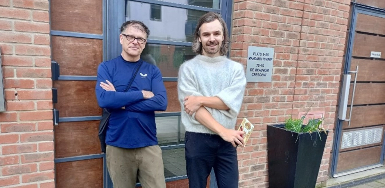 Neighbourhood Officer Gary with ISHA resident, Rob.